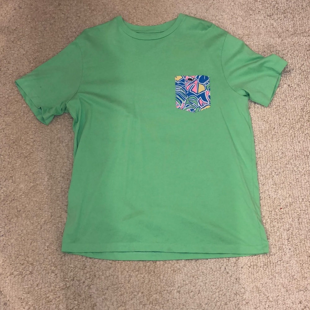 Vineyard vines. T-Shirt.